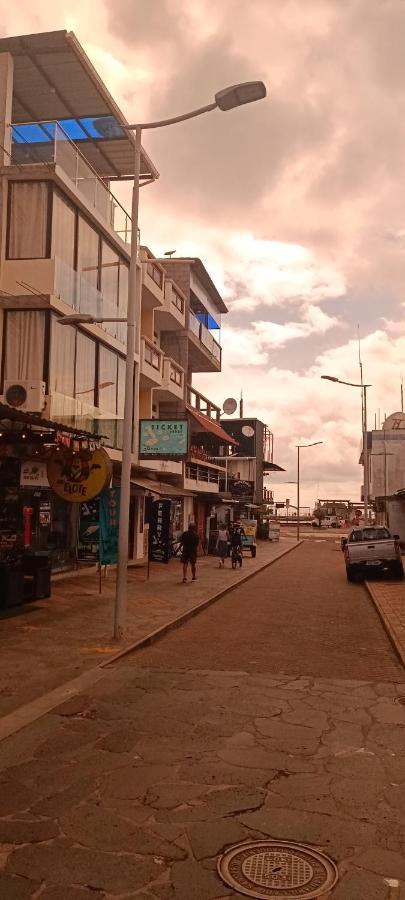 Bed and Breakfast Mantarraya Puerto Baquerizo Moreno Exterior foto